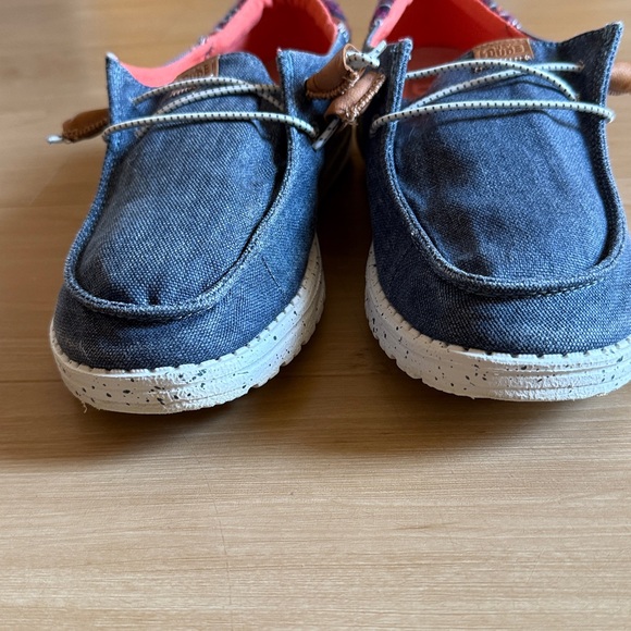 HEY DUDE WOMENS WENDY FUNK BAJA DENIM LOOK SLIP ON WALKING SHOE CASUSL SZ 8 - Picture 2 of 12